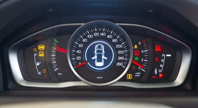 高速限速120，为什么仪表盘标到260？