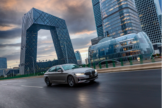 创新技术和应用 | 力拔头筹，新BMW 5系的三个“必杀技”