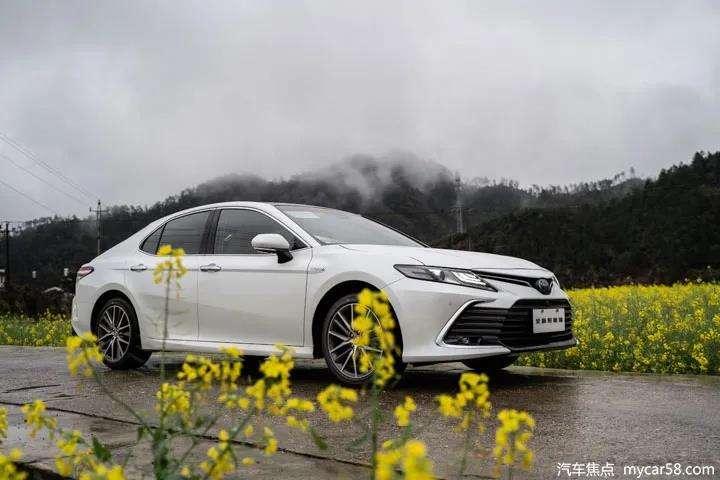 2017新款汽车重磅上市，配置升级续航更优，智能科技引领出行新体验