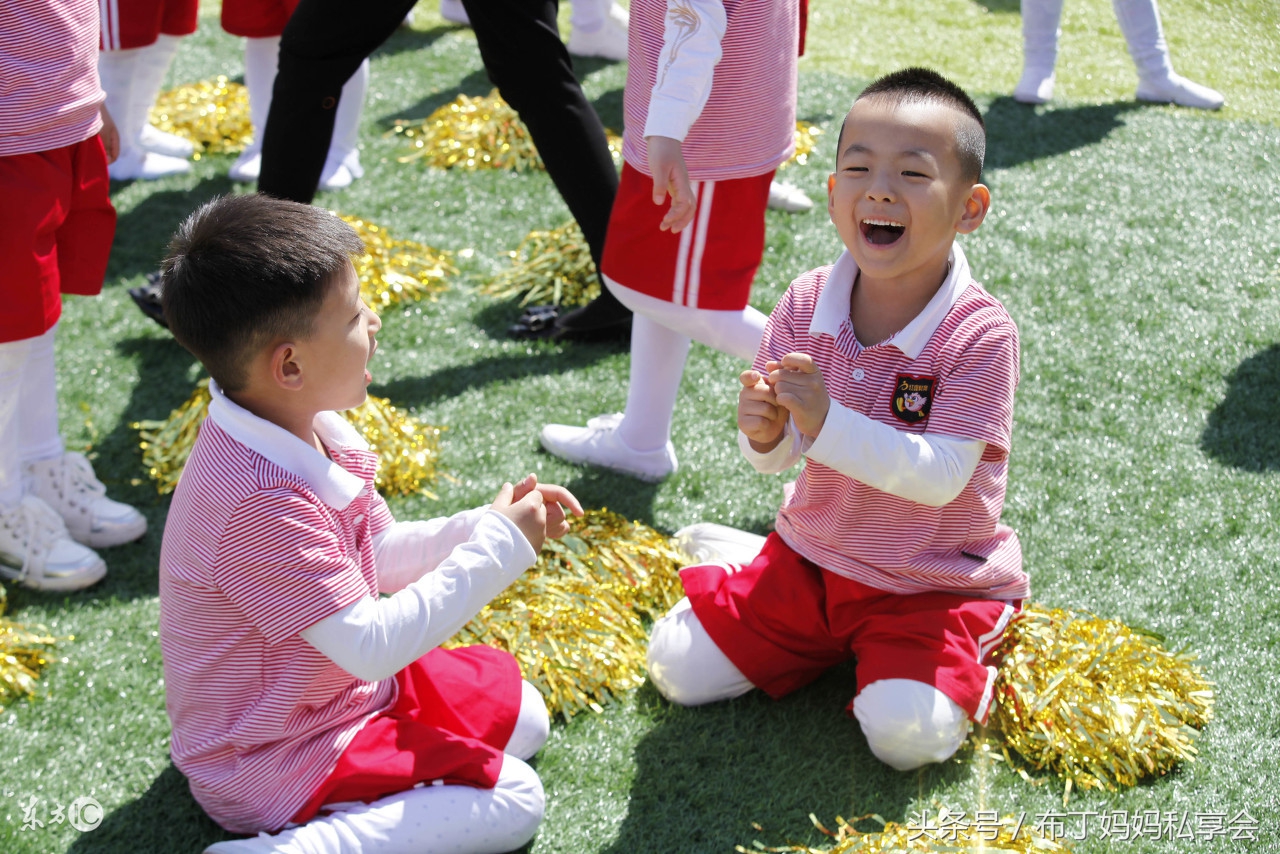 龙应台说父女母子是不断地目送，但是“心断”的孩子，如何相送？