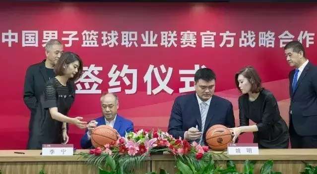 为什么李宁cba(李宁掏10亿赞助CBA，整整少了一半！这真和易建联脱鞋有关？)