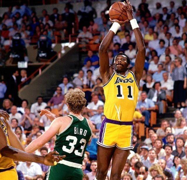 凯尔特人十一号球衣是谁(8大穿过11号的nba球星,克劳福德为此曾花费1.