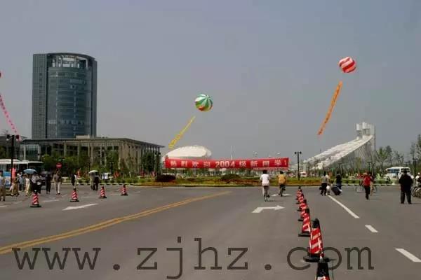 看，浙大迎新标语又出幺蛾子！一人我饮酒醉，迎接学妹不喊累！