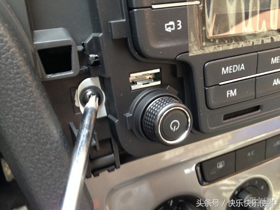 4S太贵，改装店不敢去，DIY安装朗逸原厂导航