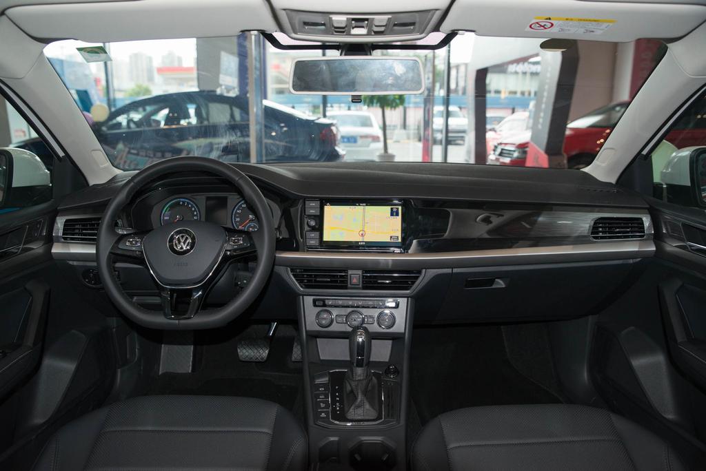 大众朗逸纯电降价45000，恭迎赏车试驾！