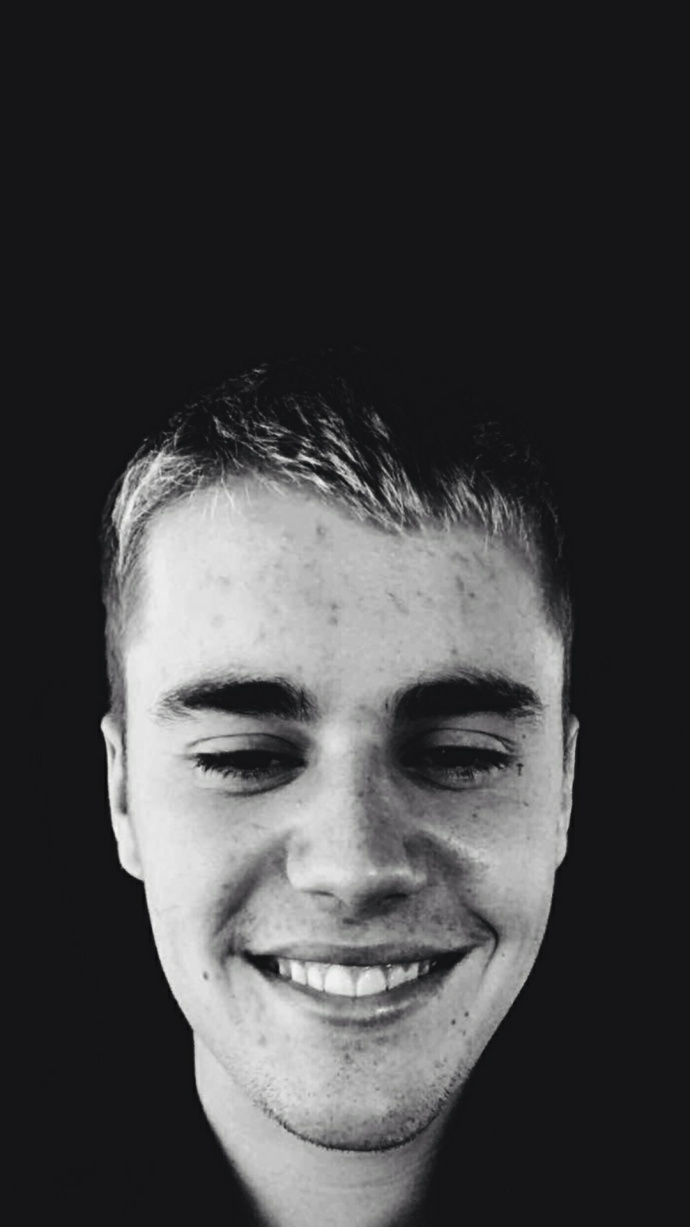 justinbieber 黑白色调款背景图片,艾玛