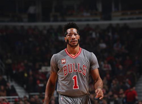 不过他在公牛穿的1号球衣估计也没有人敢动了,毕竟这个是nba历史上最