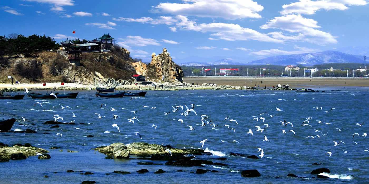 鸽子窝公园南戴河海滨旅游区位于河北省抚宁县,避暑胜地北戴河海滨