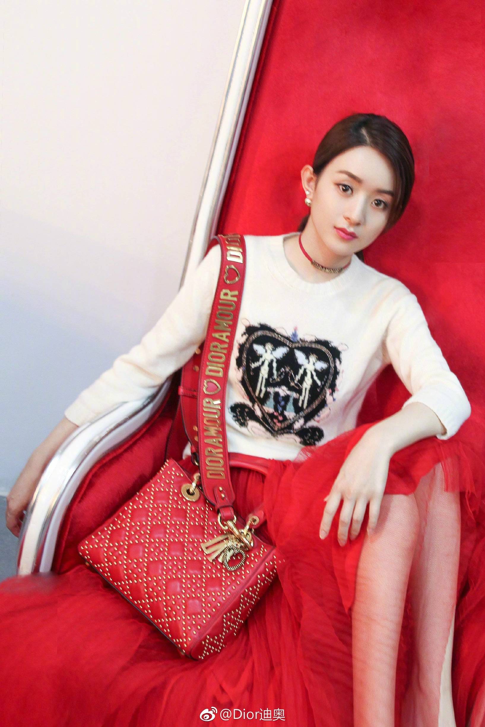 赵丽颖成为迪奥代言人,和baby地位平齐,五次pk谁才是迪奥小仙女