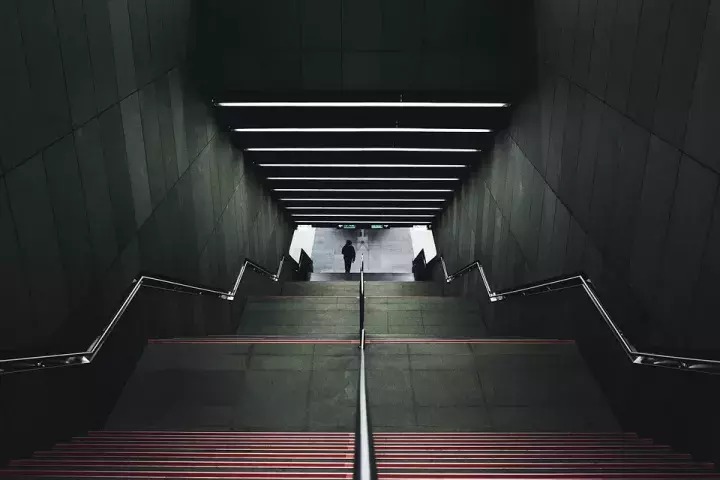 你必须足够强大，这个世界才会更加公平