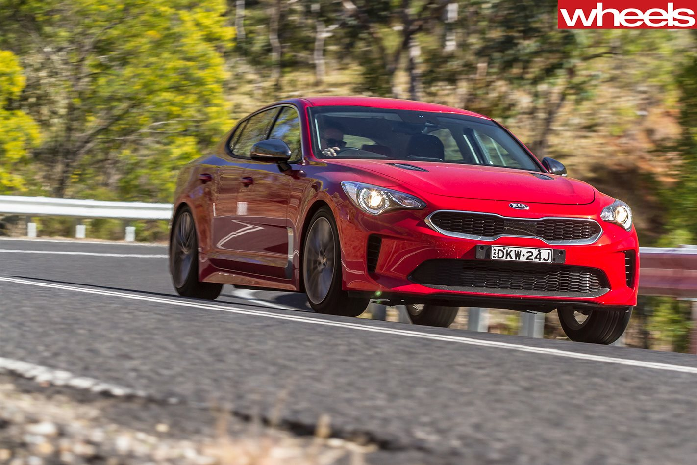 起亚后驱房车"毒刺"预计售价22万起 全系加1.5万可加装四驱