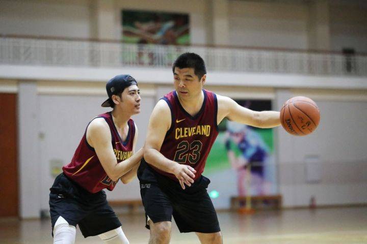 nba篮球衣服尺寸有哪些(新版NBA球衣尺码怎么选？)