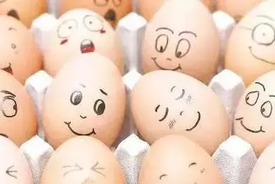 如何判断鸡蛋是否变质（乒乓球蛋的原理及分辨方法）