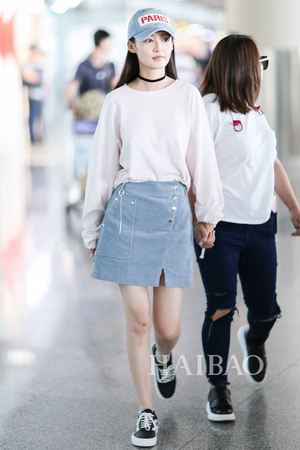 从强捧不红到热剧女主，李沁的衣品和演技一样让人过目不忘？