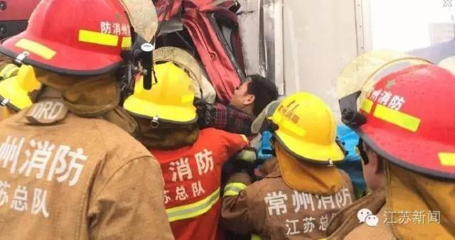 沪宁高速常州段56车连环追尾，已致2人死亡！