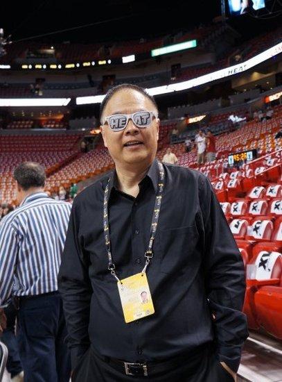 张卫平为什么不进nba(中国第一科密张卫平，为何消失了那么久？张卫平的解说什么水平？)