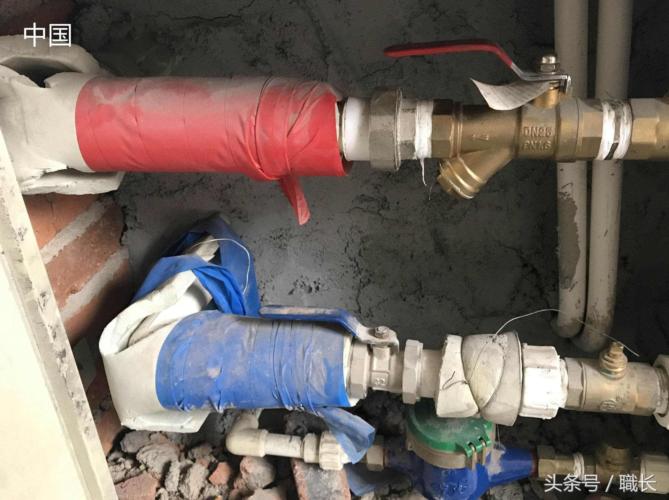 看完俄罗斯如何铺地暖管，才明白为啥人家卧室比我们暖和了