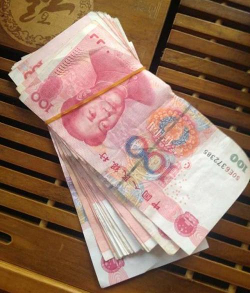 九十年代的奥拓、桑塔纳 相当于现在的什么价位的车