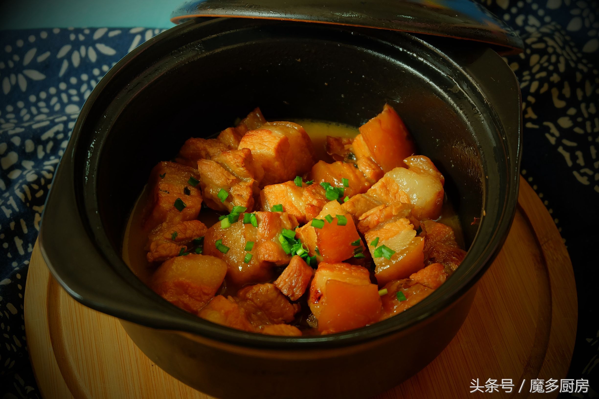 砂锅炖肉的做法(香气四溢的砂锅炖肉美味诀窍)