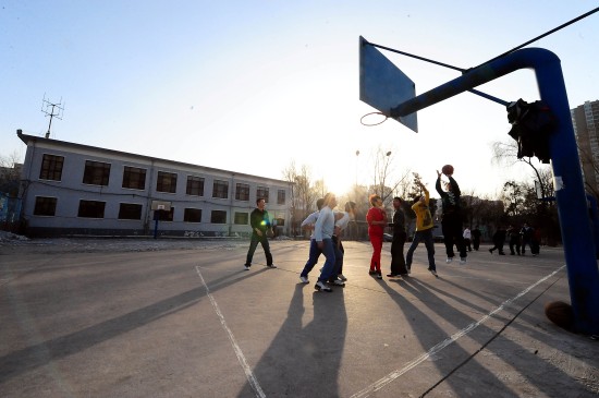 最强nba为什么载入数据错误(《最强NBA》手游初评测：随时随地想灌就灌！还有谁？)