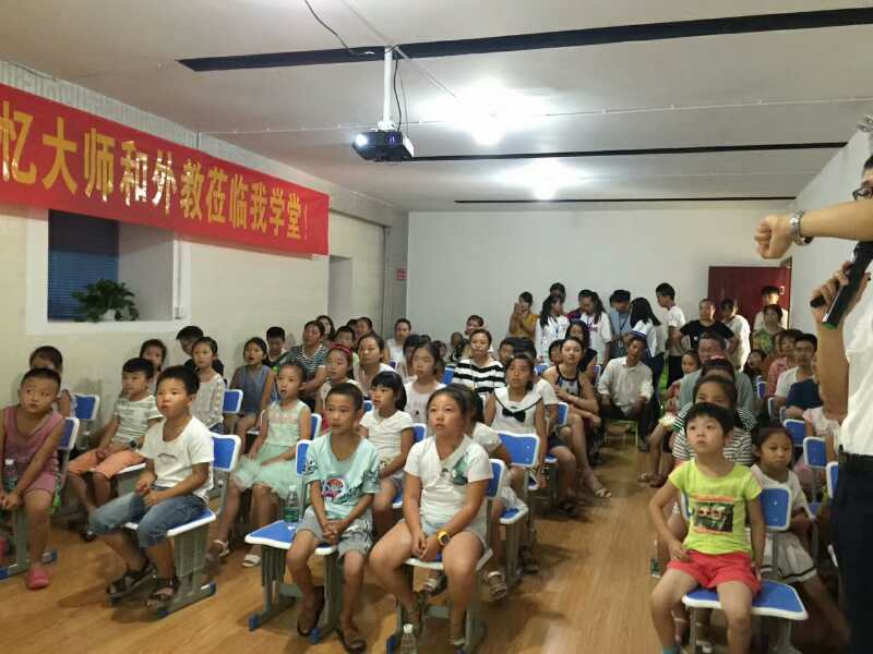 宾语从句语序不变，五个例句轻松掌握，一首歌时间学会英语语法关键点