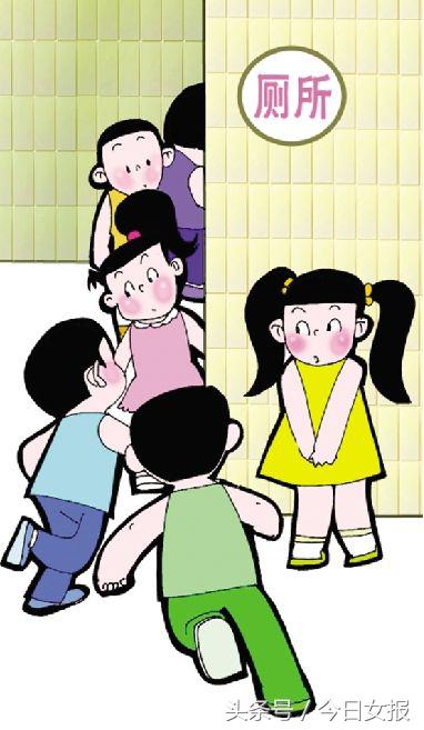 幼兒園男女寶寶共用一間廁所，男孩好奇女孩如何噓噓，家長不樂意
