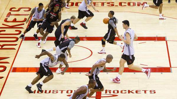 为什么姚明能在nba立足(为何国内只有姚明能够立足NBA，看了他的训练强度你就知道)