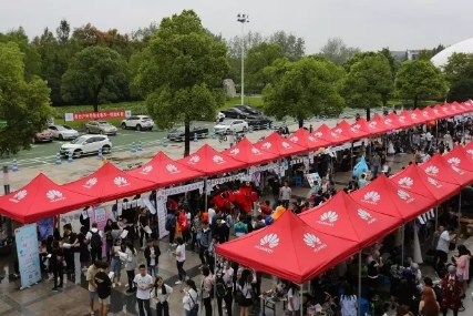 高校23:30熄灯制度卷土重来！黑暗中的大学生会乖乖睡觉吗？
