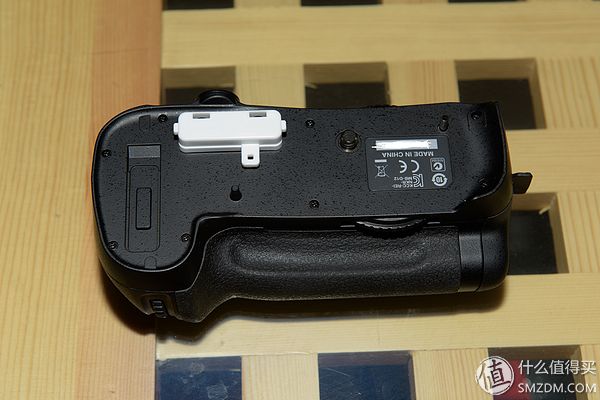 日亚剁手之旅：Nikon 尼康 MB-D12 手柄电池盒