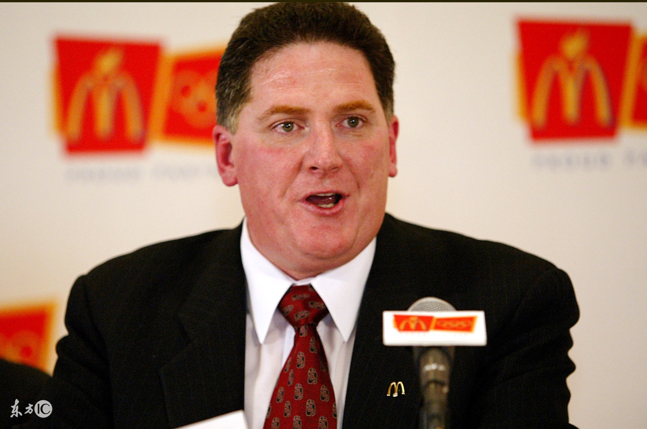 查理贝尔,麦当劳最年轻的ceo常人对待工作时长抱怨,对待老板有着强烈