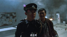 一部不输《英雄本色》的佳作，吴宇森将警匪片拍成战争片也是服了