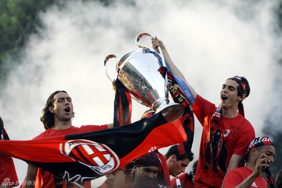 追忆—07年米兰王朝夺欧冠之球员阵容今何在?