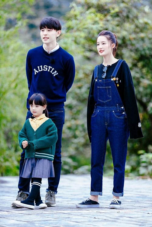 邓伦八字表白李沁!网友:看身高颜值,穿搭,两人快在一起吧!