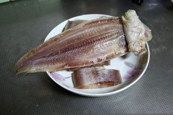 海下人不愿吃它，沿海地區人們習慣叫它“舌頭魚”