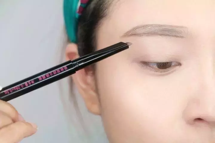 化妆新手快速入门,你离女神只有一步的差距