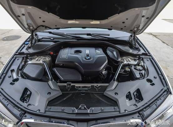 新款奔驰E300和新款宝马5系的对比