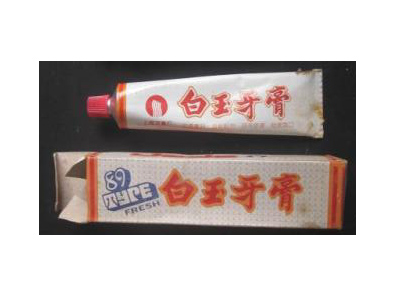 汽车玻璃油膜是个啥？怎么自己动手平？