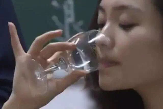 品鉴白酒的好坏其实就是那么简单，保准您一学就会！