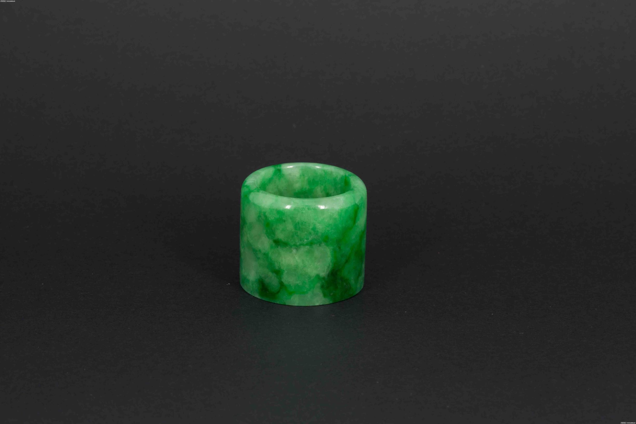 翡翠扳指戴哪个手指(翡翠扳指的寓意及好处) - 玩玉石网