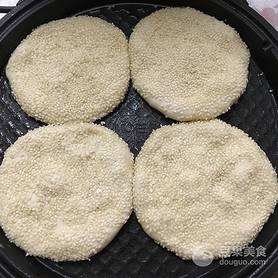 烧饼夹肉怎么做好吃（12步就能出炉的烧饼夹肉）