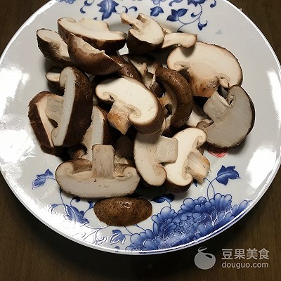 栗子黄焖鸡,栗子黄焖鸡做法