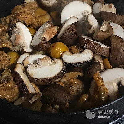 栗子黃燜雞,栗子黃燜雞做法