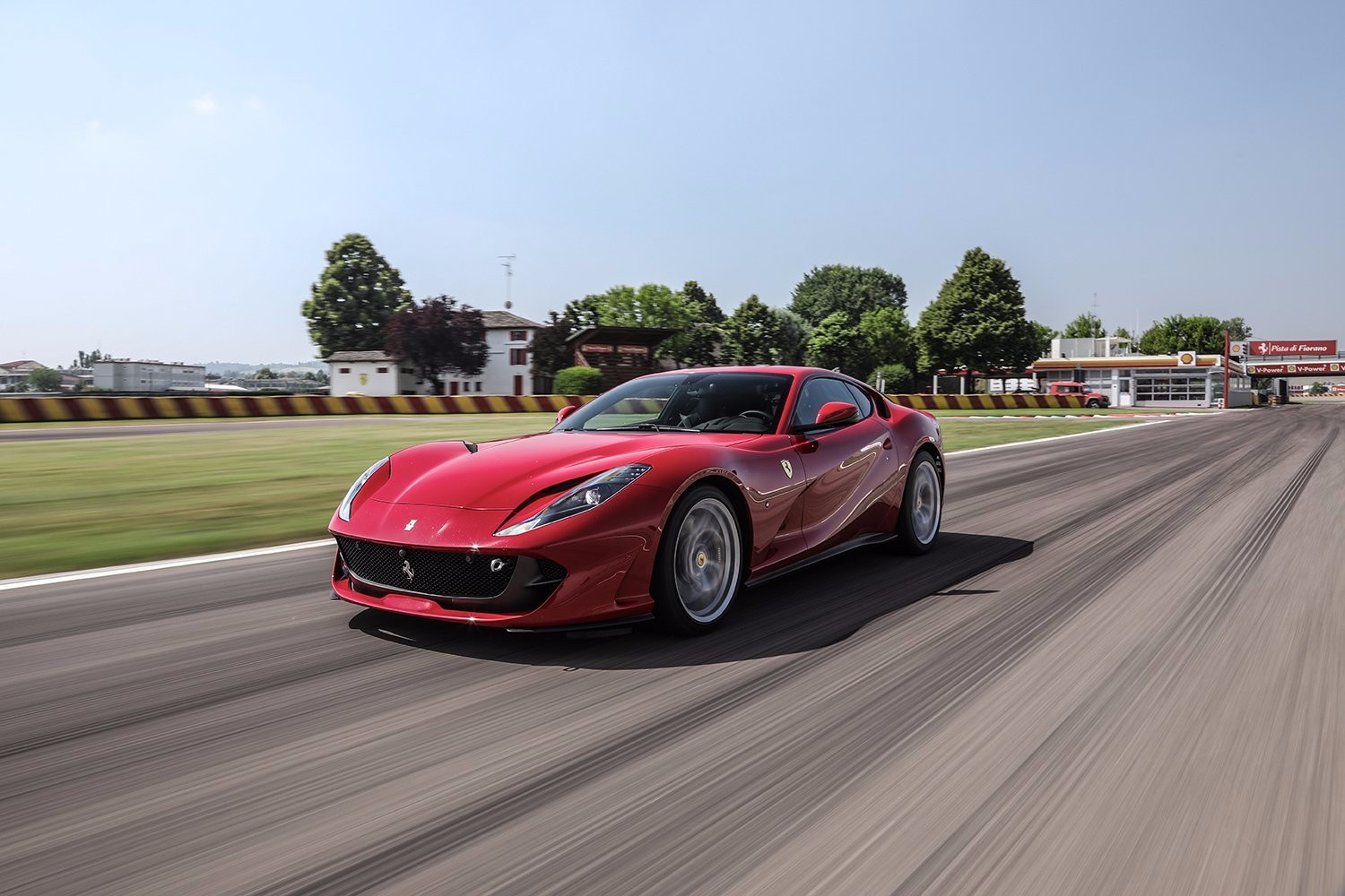 大劲撩车：2.9S破百法拉利812Superfast