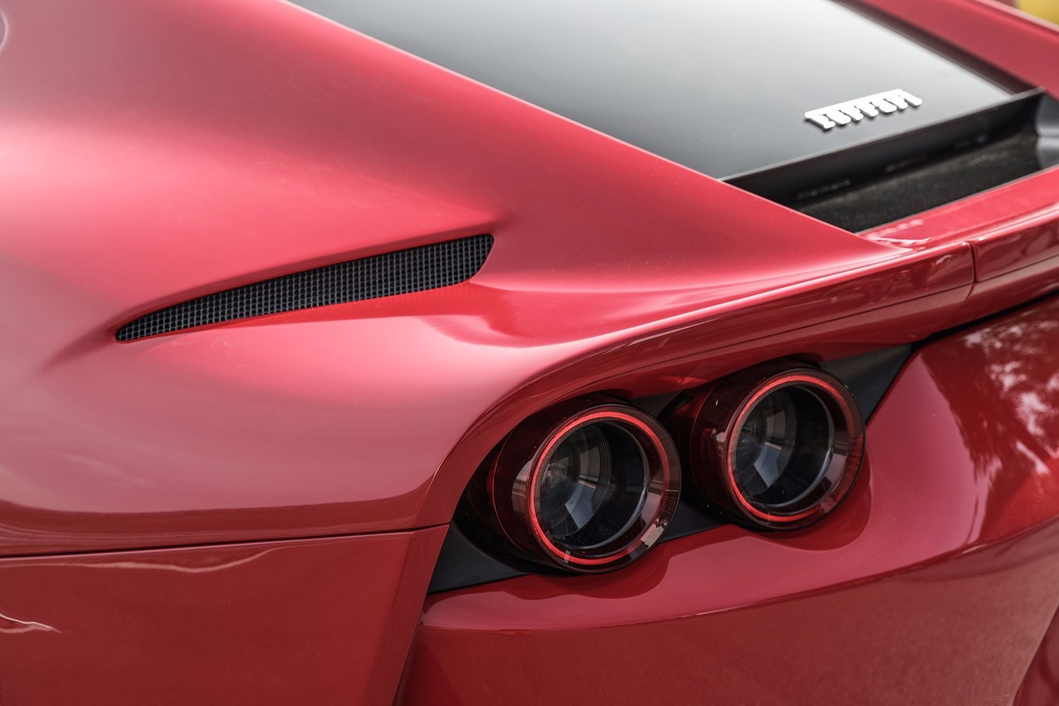 大劲撩车：2.9S破百法拉利812Superfast
