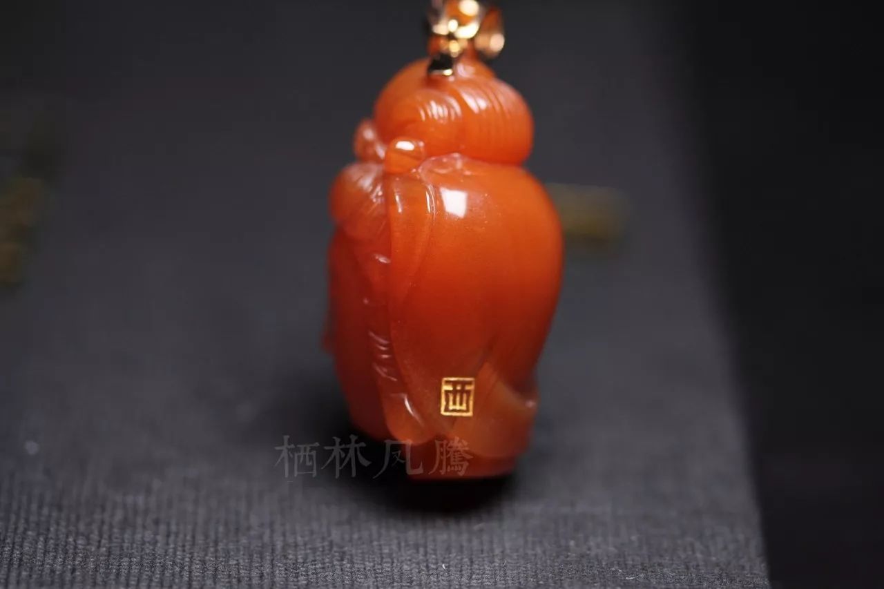 女性朋友常问：我们可以佩戴观音吗？