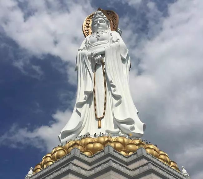 女性朋友常问：我们可以佩戴观音吗？