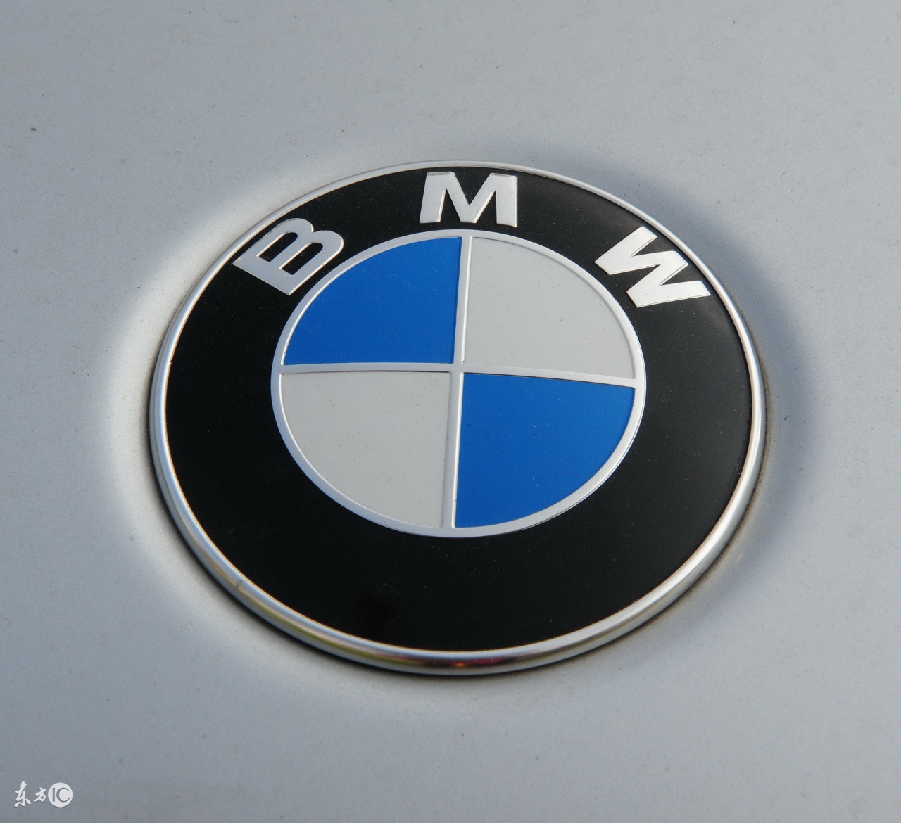 常见车标的由来,奔驰,宝马寓意深刻,比亚迪不忘初心