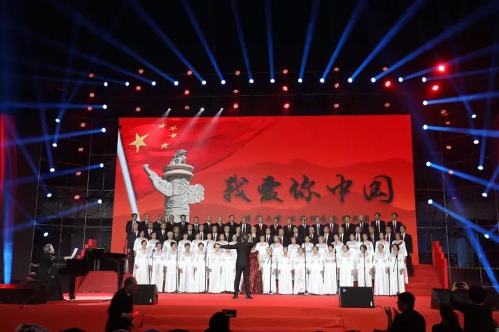 这支平均年龄74岁的清华校友合唱团回家，感动了多少清华人