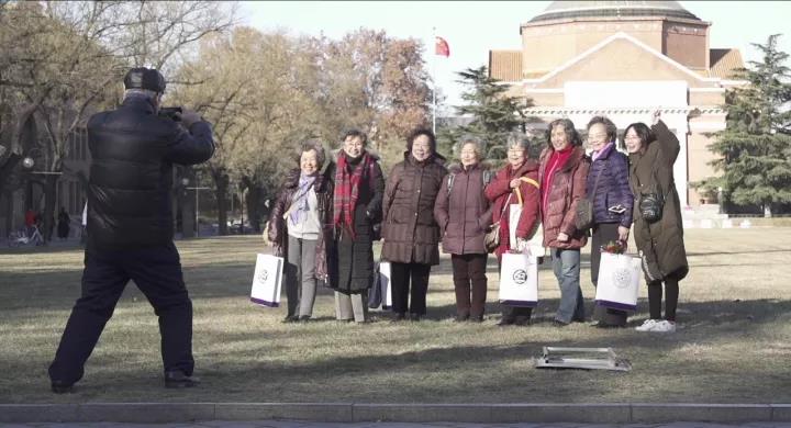 这支平均年龄74岁的清华校友合唱团回家，感动了多少清华人