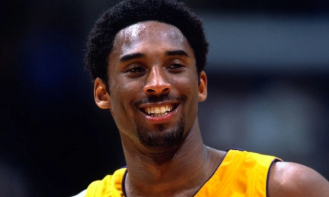 nba球衣为什么变长了(科比:8号有24号不具备的能力,那就是长头发)